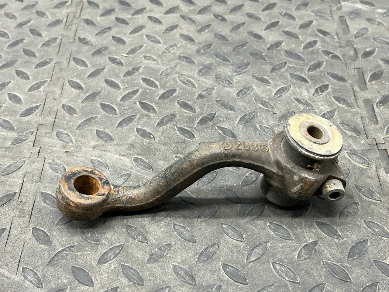 Маятник рулевой Mercedes C/W202 1993-2001