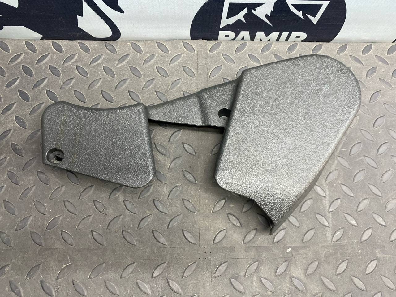 Накладка на сиденье передняя правая Mercedes E/W211 2002-2009