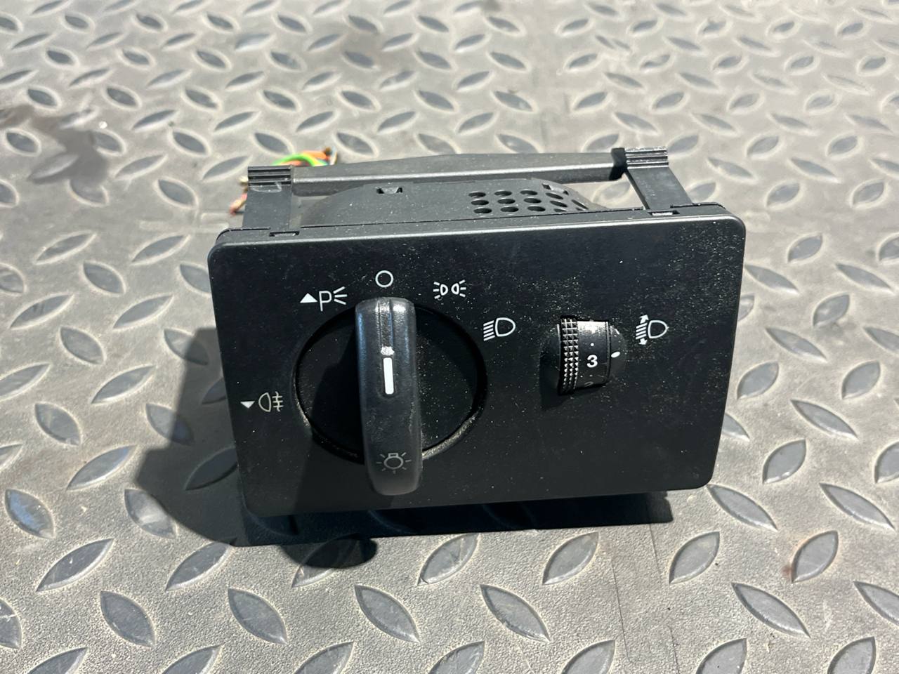 Переключатель света фар Ford Focus/2 2004-2011