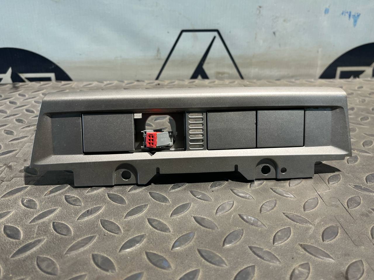 Накладка на торпедо Ford Focus/2 2004-2011