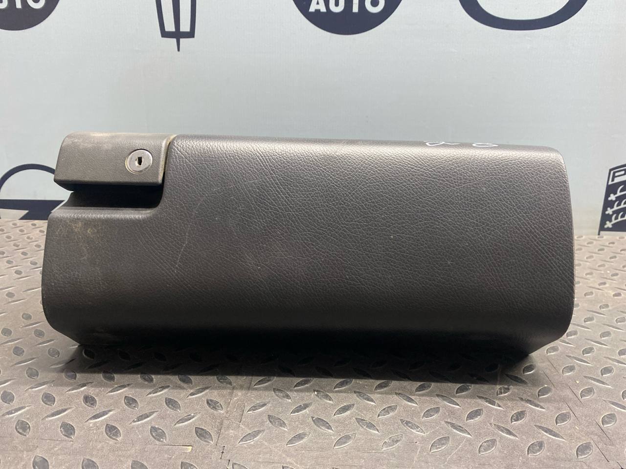 Бардачок Mercedes E/W210 1995-2003