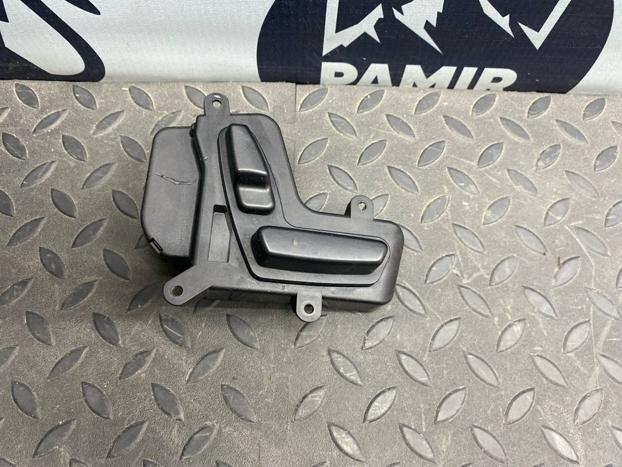 Блок управления сиденьем передний правый Mercedes E/W211 2002-2009