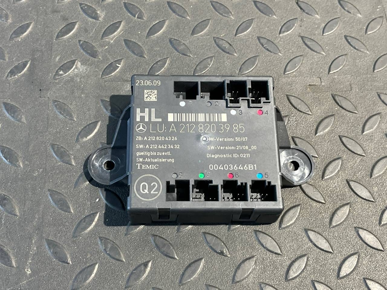 Блок комфорта двери задний левый Mercedes C/W204 2006-2015