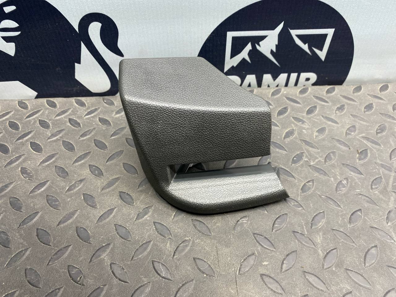 Накладка на сиденье передняя правая Mercedes E/W211 2002-2009