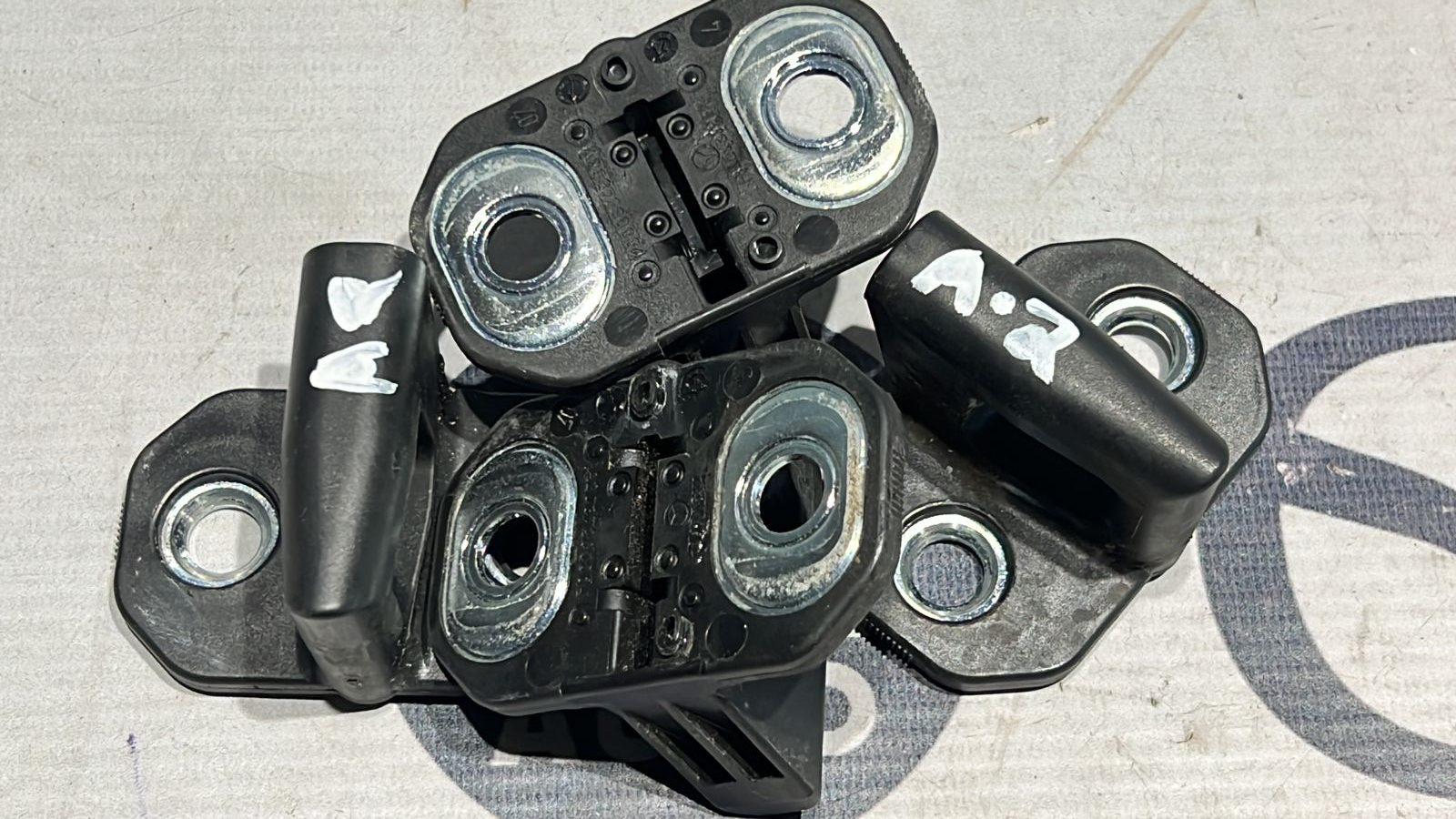 Ответная часть замка двери Mercedes E/W211 2002-2009