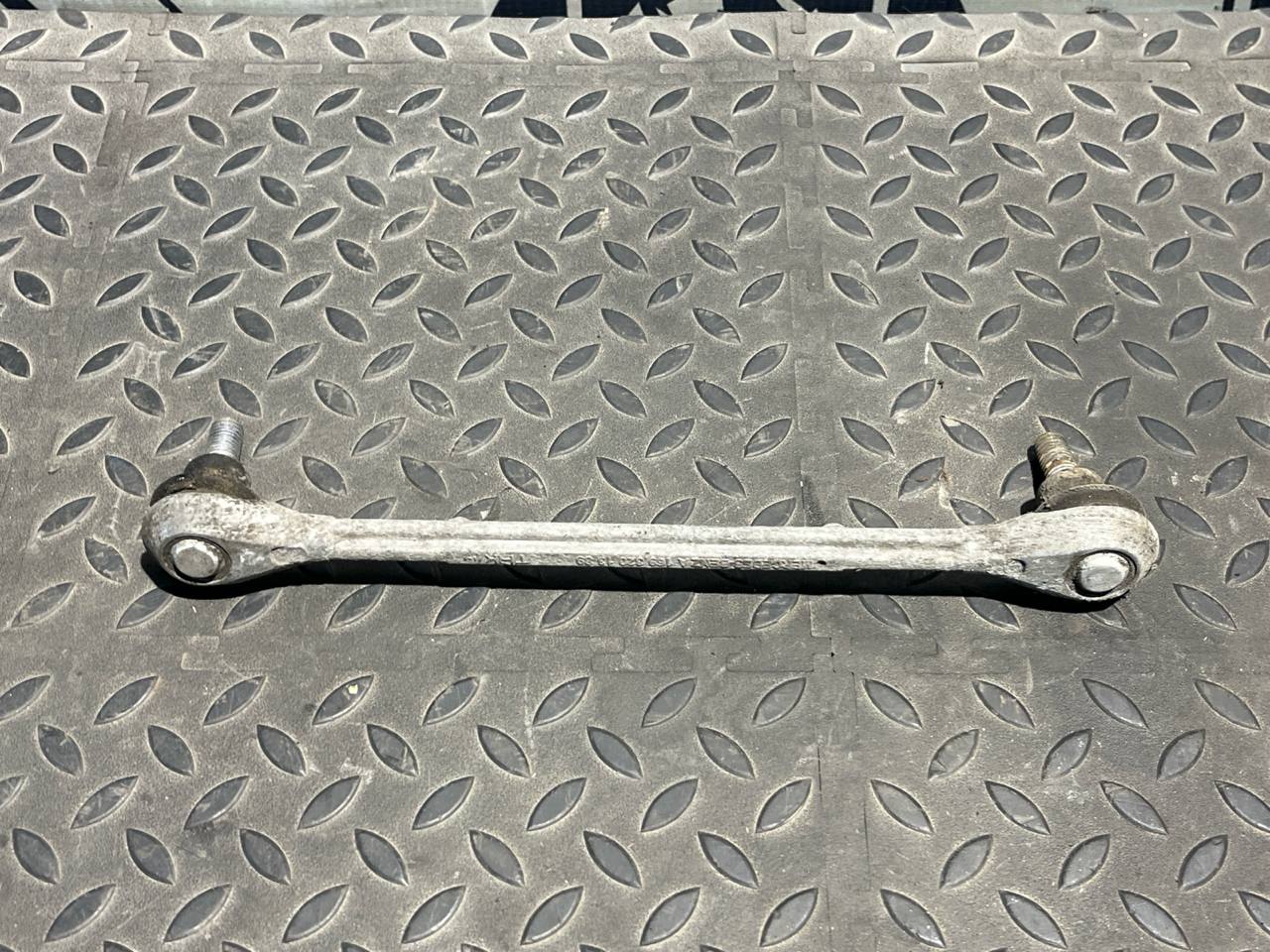 Стойка стабилизатора передняя Mercedes B/W245 2005-2011