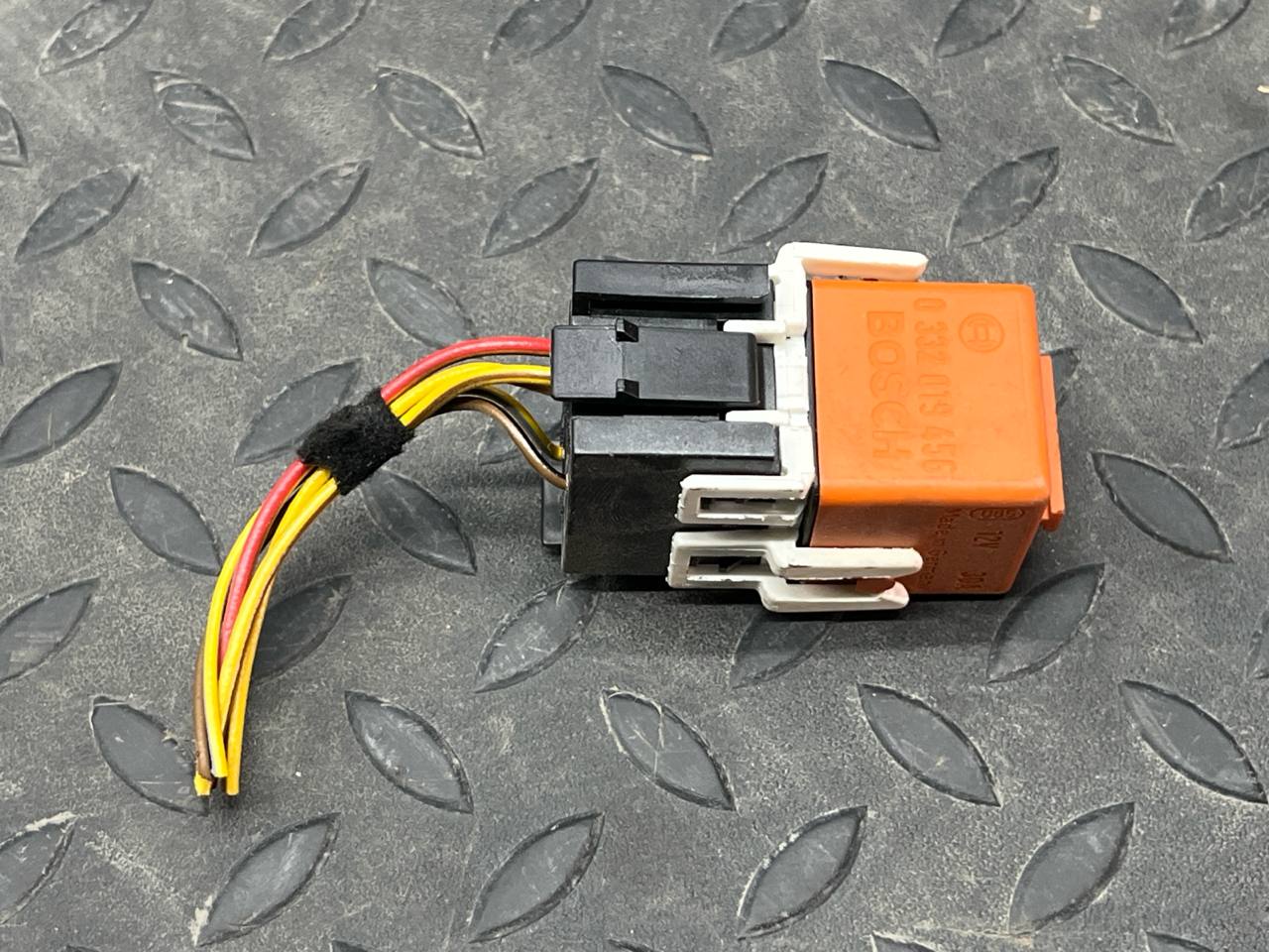 Реле топливного насоса BMW 3/E46 1998-2007