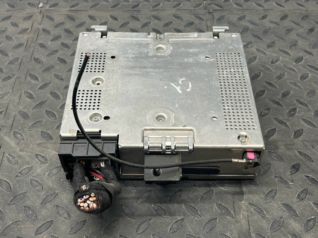 Усилитель акустический BMW 3/E46 1998-2007