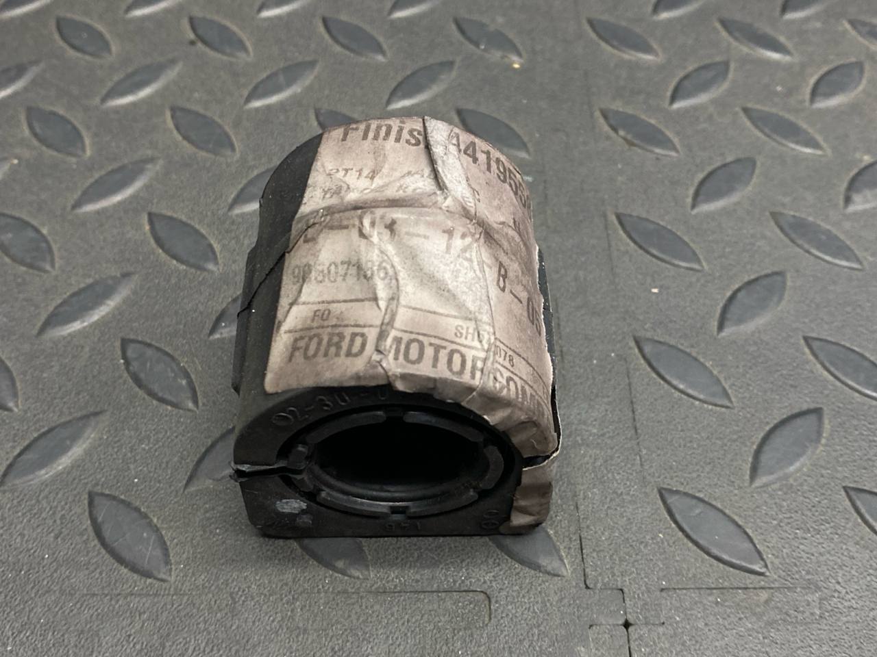 Втулка стабилизатора задняя Ford Transit 2000-2006