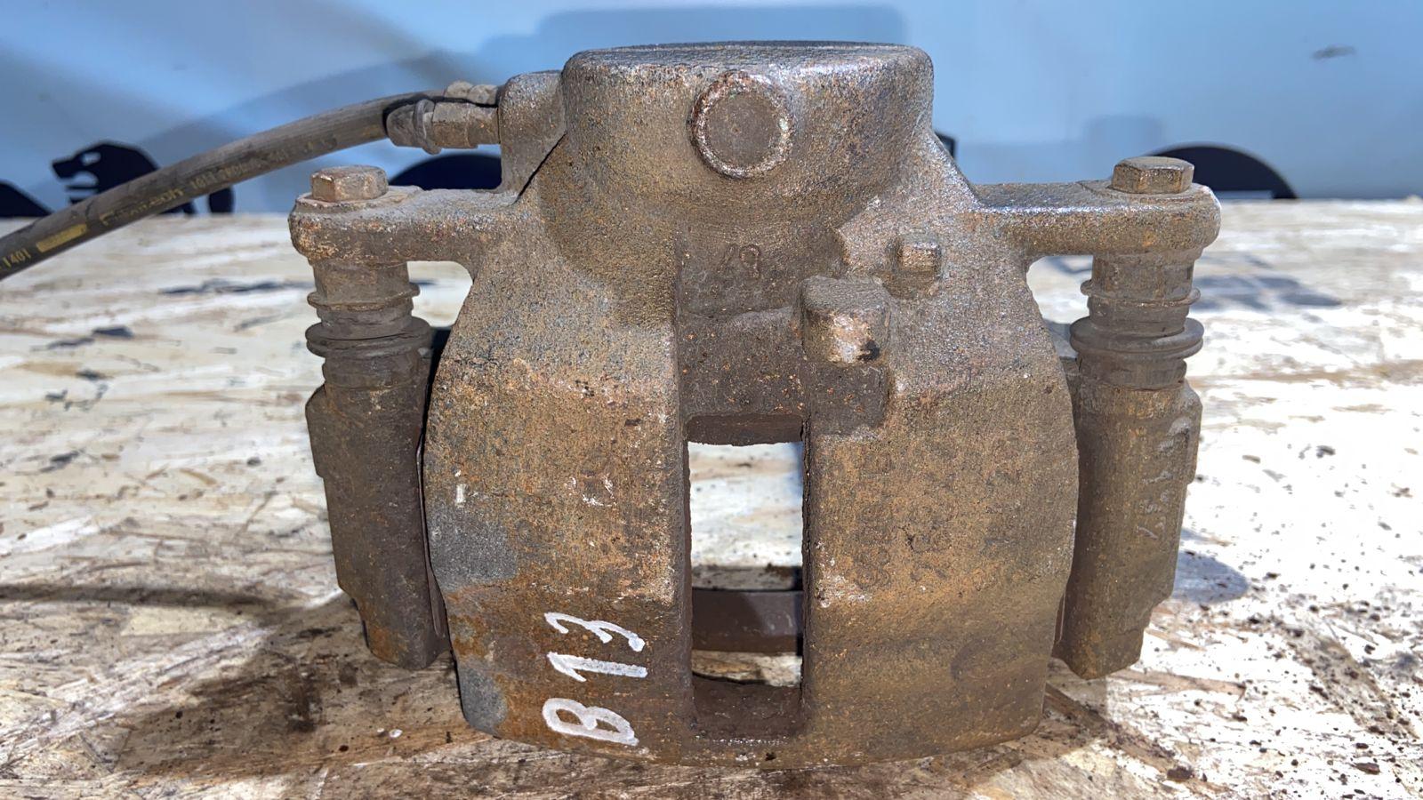 Суппорт передний левый Mercedes B/W245 2005-2011