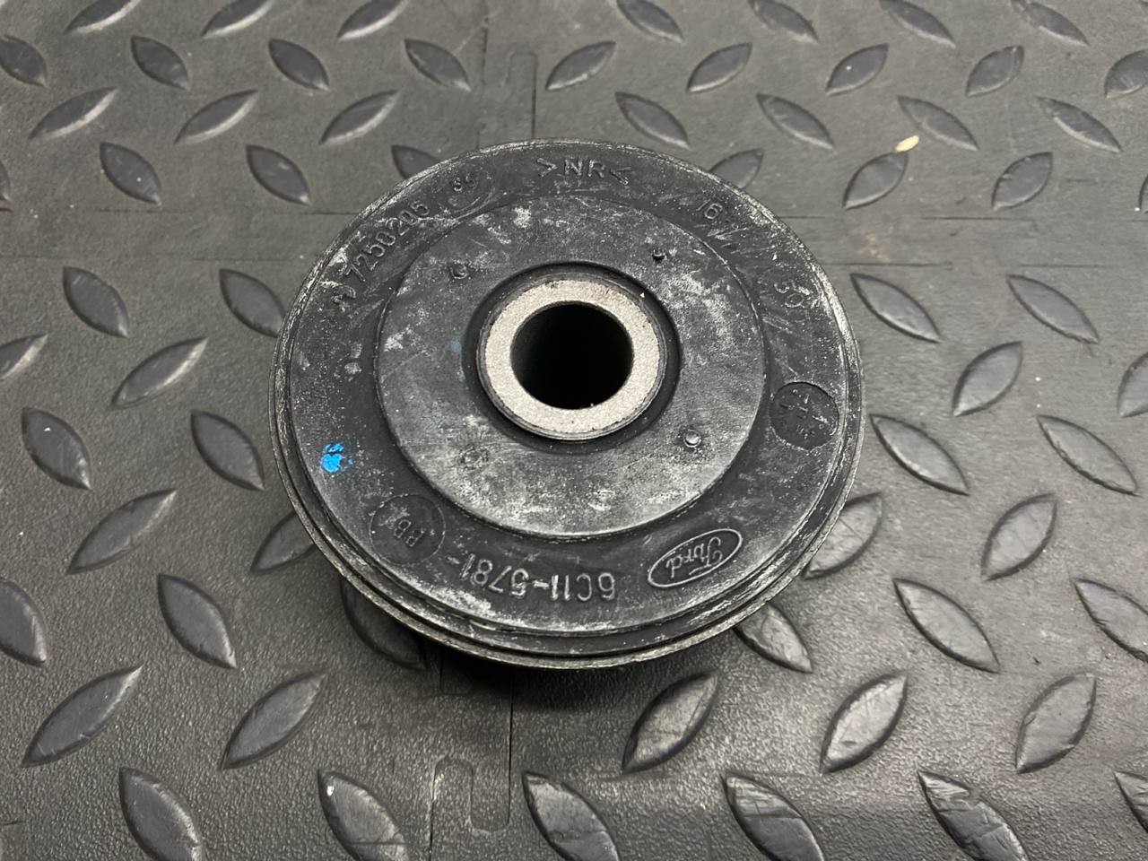 Втулка стабилизатора задняя Ford Transit 2006-2013