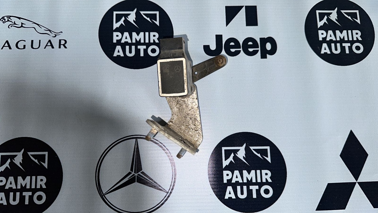 Датчик положения кузова Mercedes E/W211 2002-2009