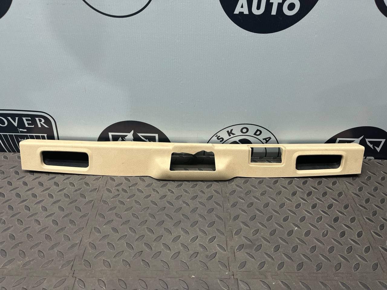 Обшивка двери багажника Mercedes B/W245 2005-2011