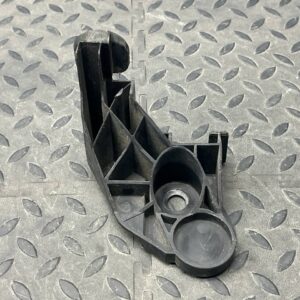 Кронштейн крепления крыла правый BMW 3/E46 1998-2007