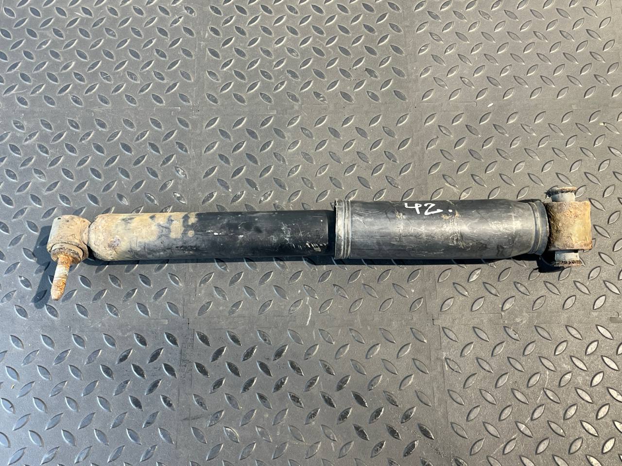 Амортизатор задний Renault Scenic/2 2003-2009