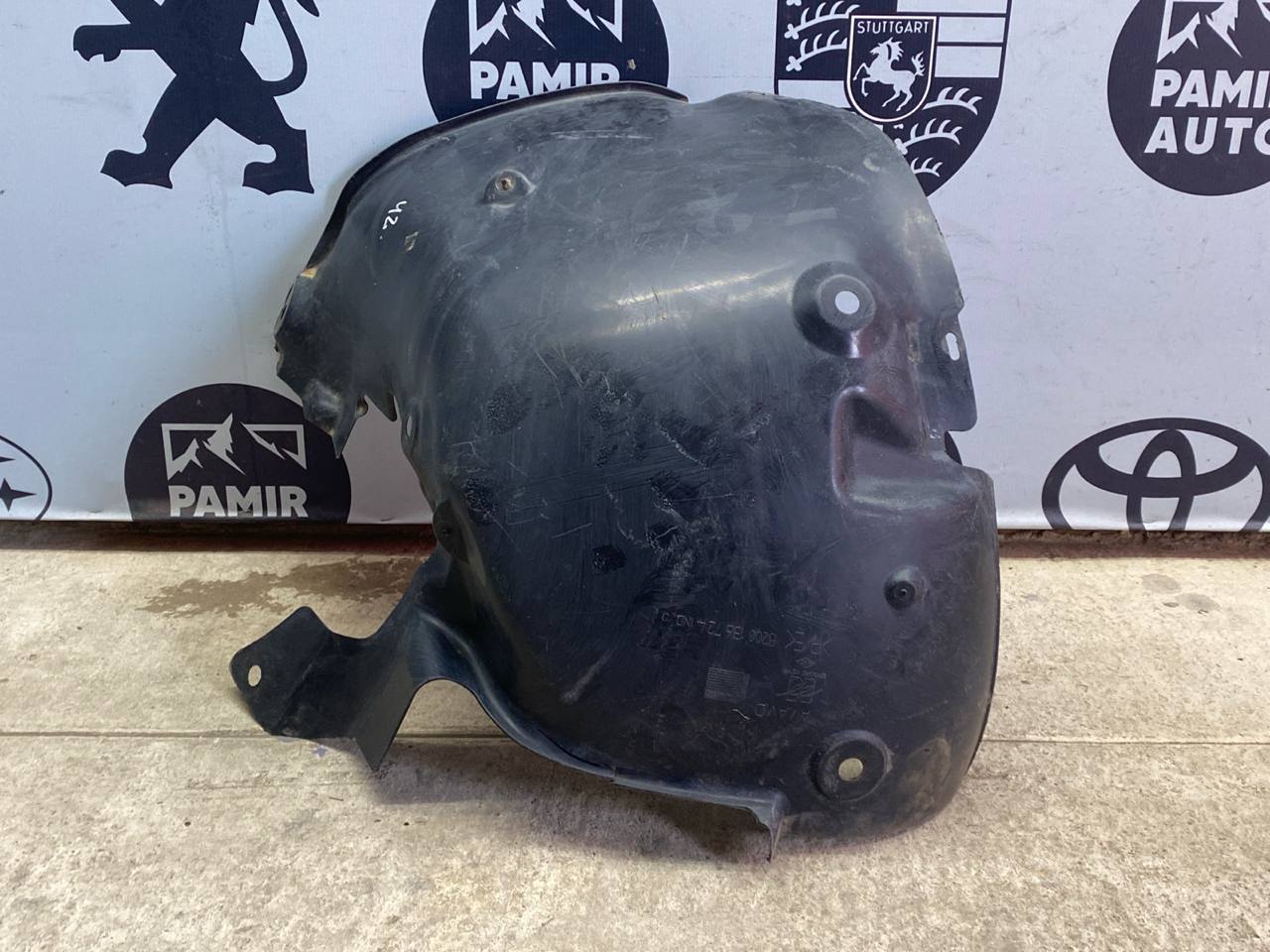 Локер (Подкрылок) передний правый Renault Scenic/2 2003-2009