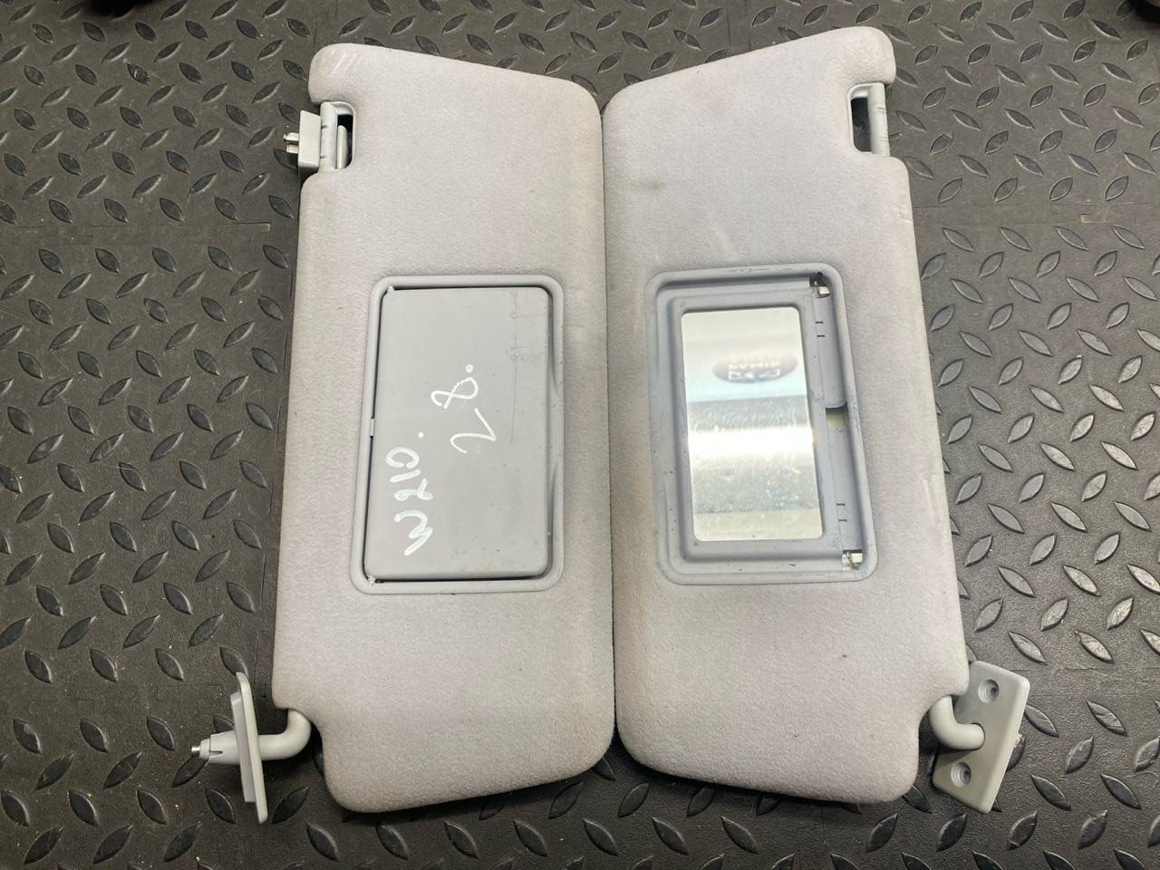 Козырек солнцезащитный Mercedes E/W210 1995-2003