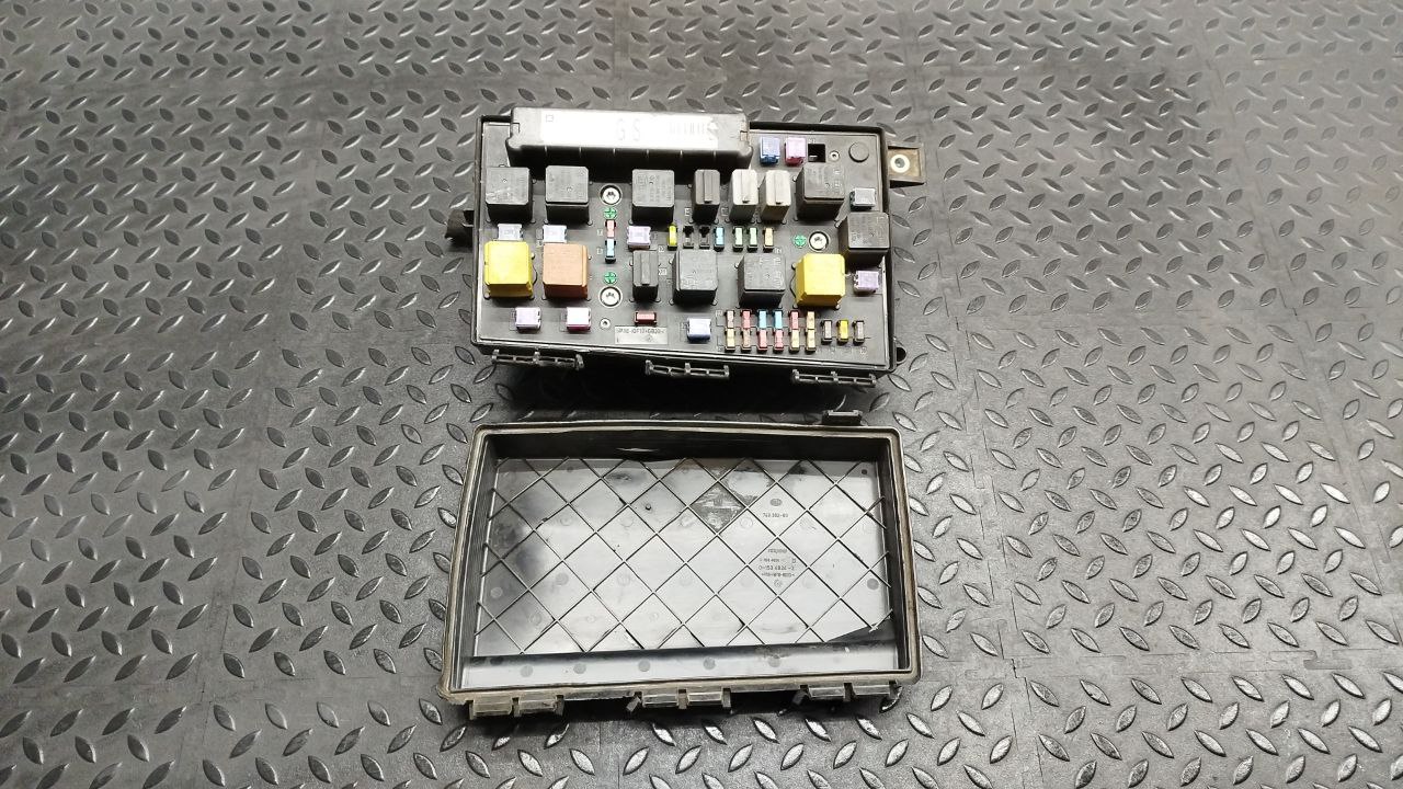 Блок предохранителей Opel Zafira/B 2005-2014