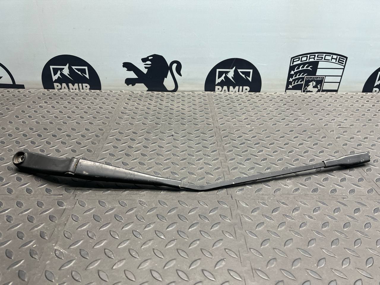 Поводок стеклоочистителя левый Mercedes B/W245 2005-2011