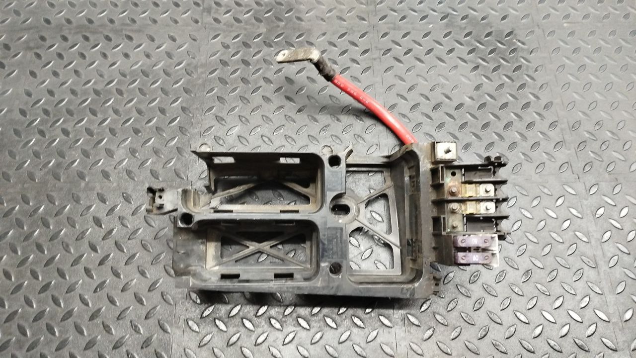 Корпус блока предохранителей Opel Zafira/B 2005-2014