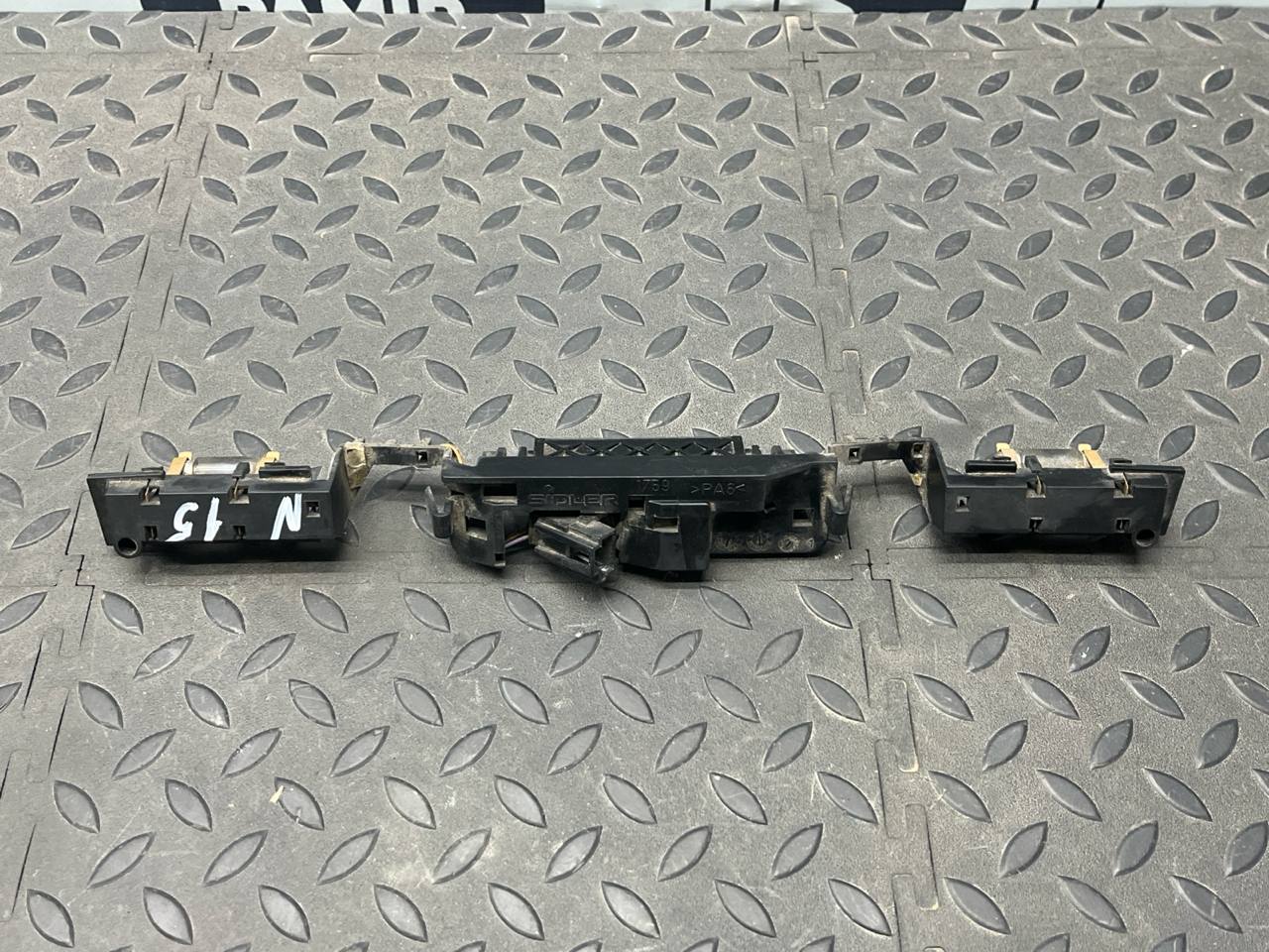 Кнопка открывания багажника Mercedes B/W245 2005-2011