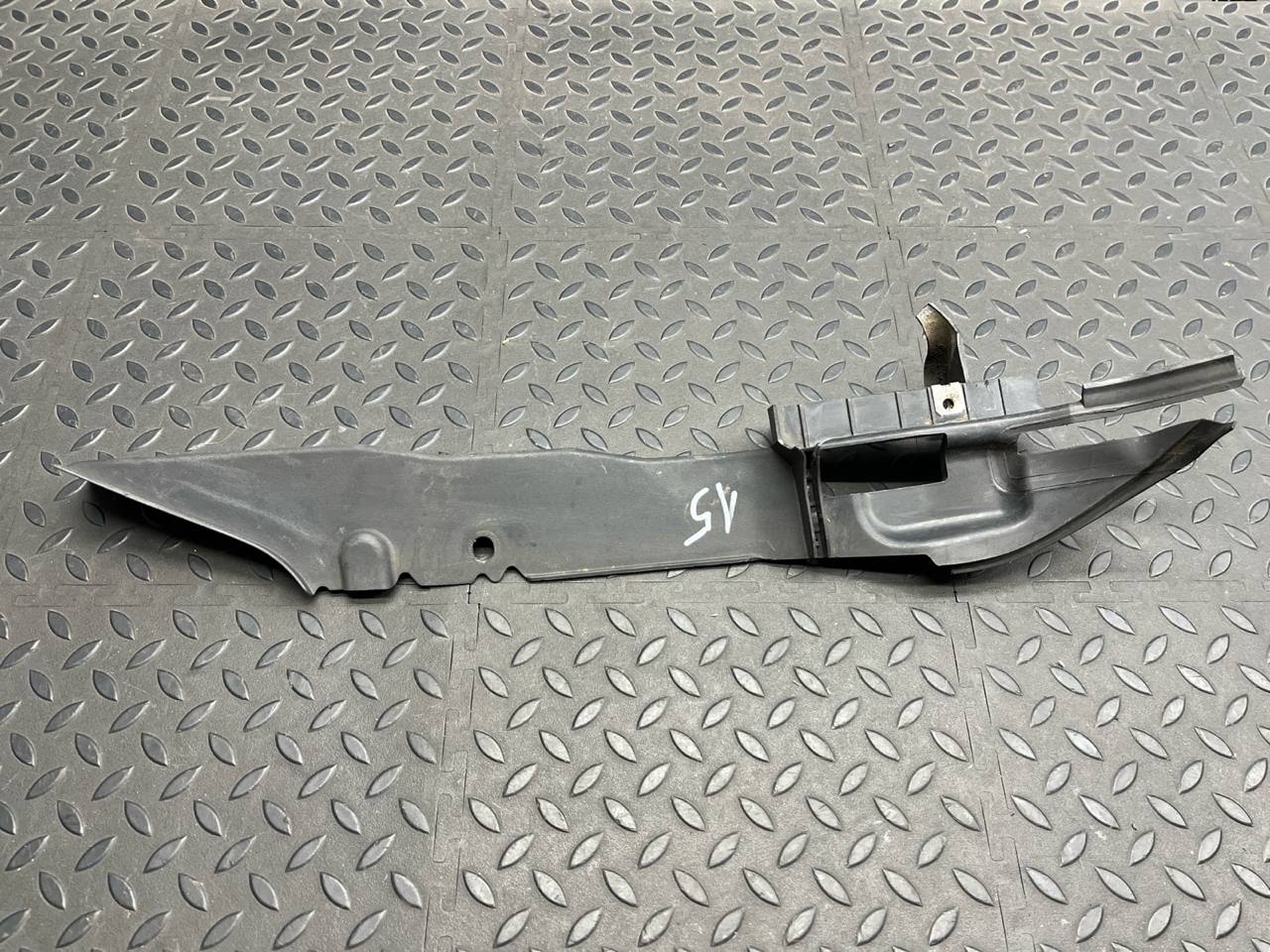 Накладка крыла передняя левая Ford Focus/2 2004-2011