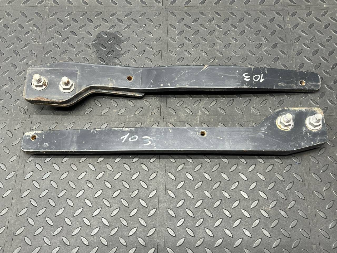 Кронштейн фаркопа Renault Scenic/2 2003-2009