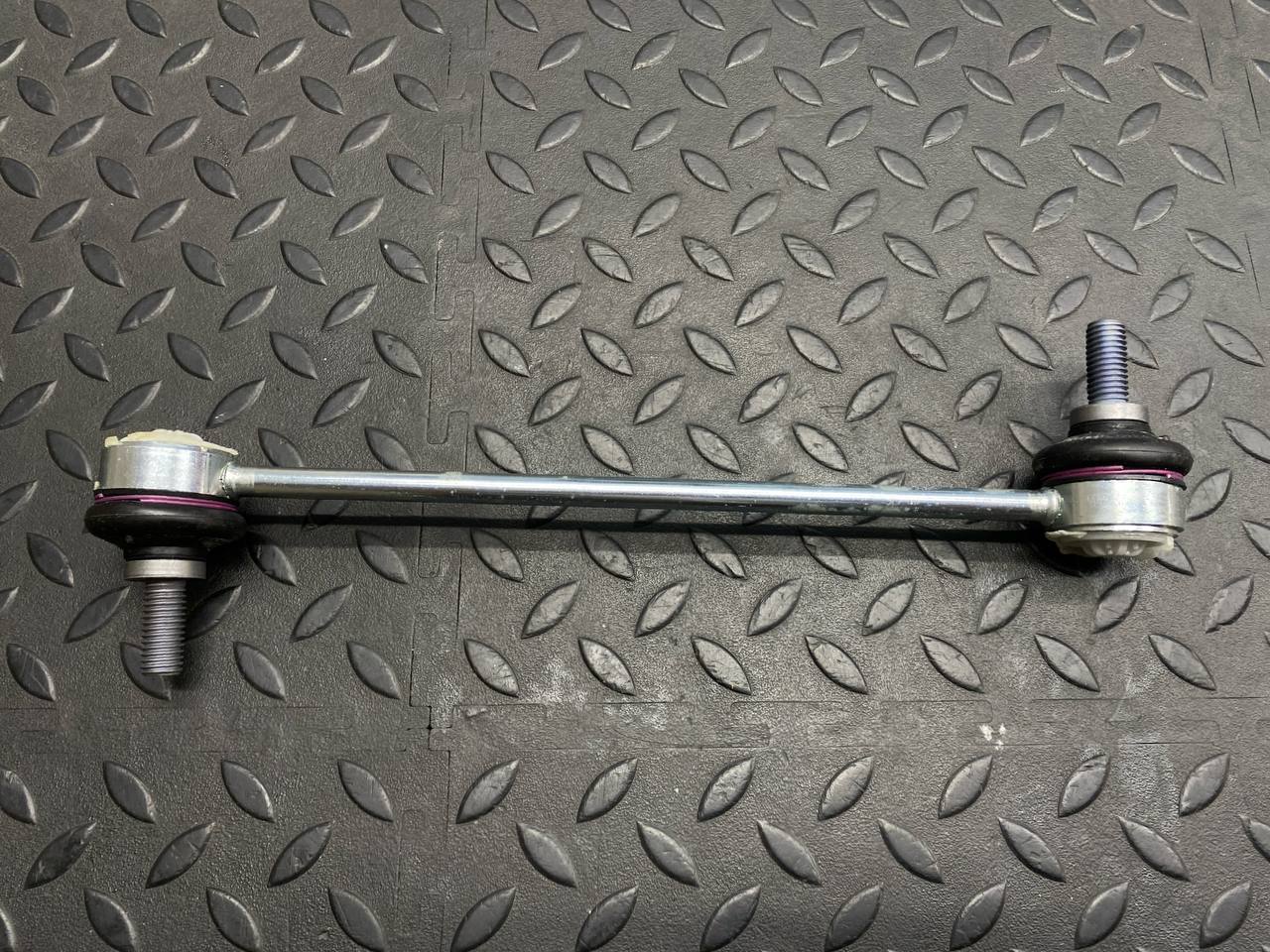 Стойка стабилизатора передняя Ford Transit 2006-2013