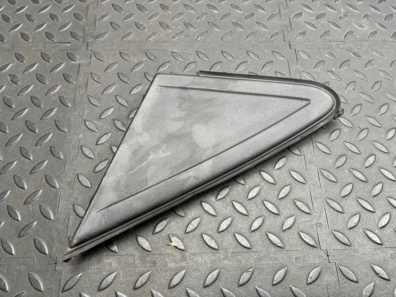 Накладка зеркала левая Ford Focus/2 2004-2011