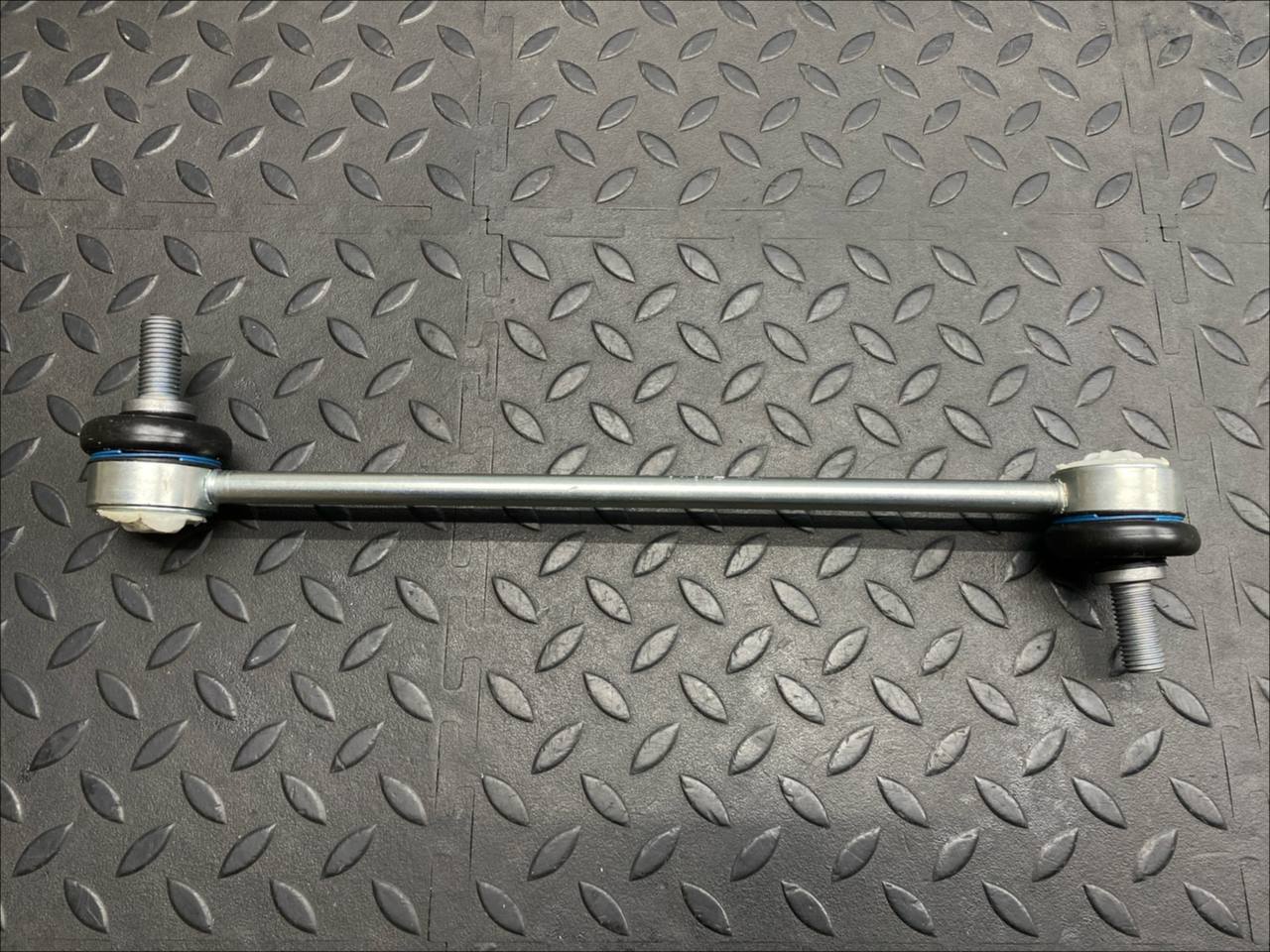 Стойка стабилизатора передняя Ford Transit 2006-2013