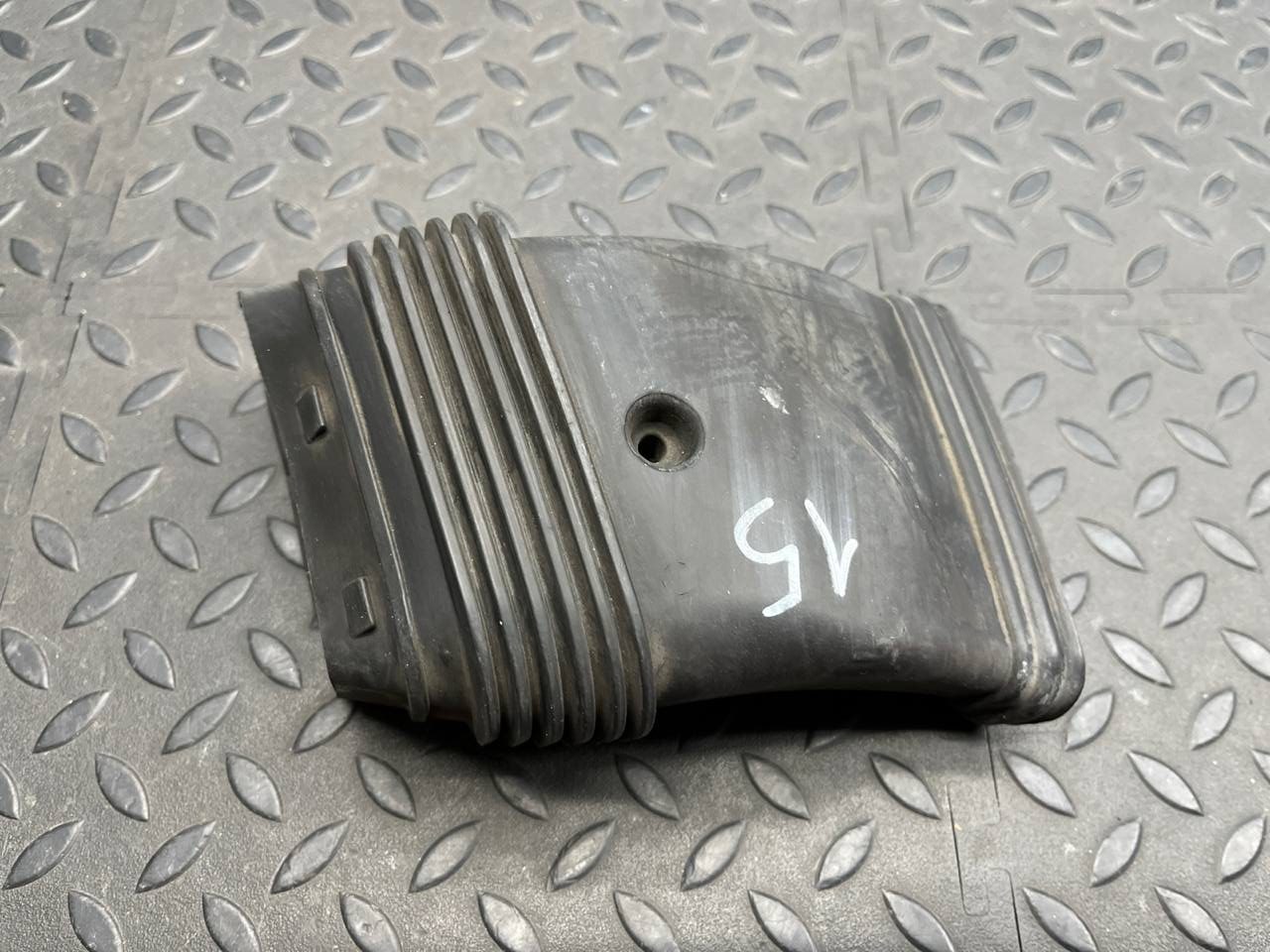 Патрубок воздушного фильтра Ford Focus/2 2004-2011