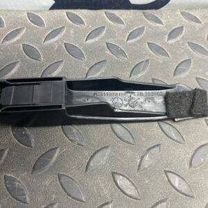 Крючок сиденья правый Mercedes M/W164 2005-2011