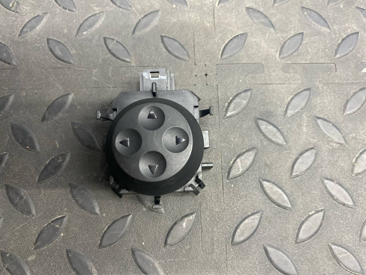 Блок управления сиденьем передний правый Mercedes M/W164 2005-2011