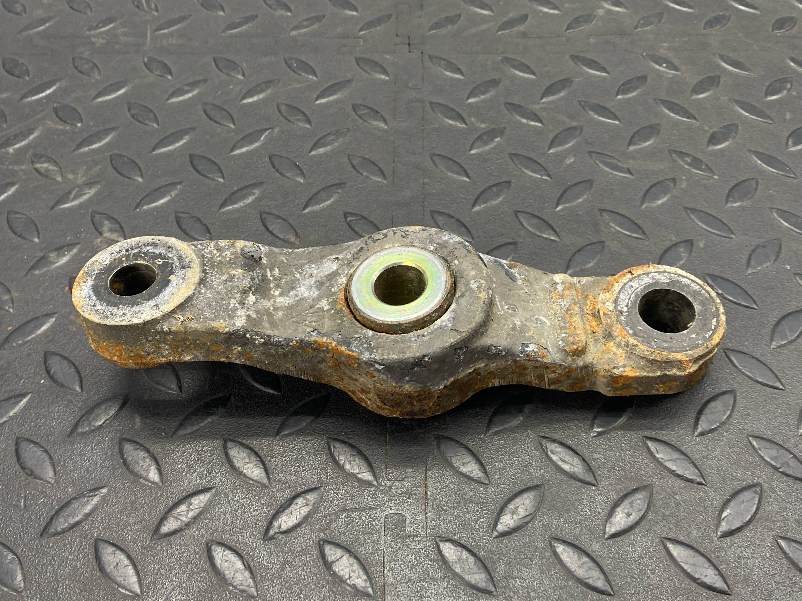 Рычаг задний Chrysler PT Cruiser 2000-2010