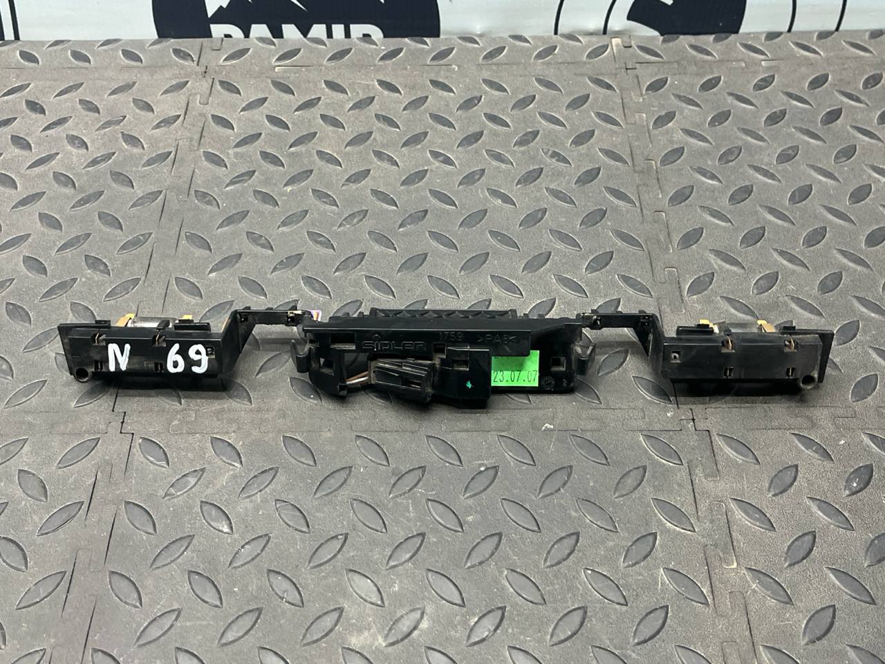 Кнопка открывания багажника Mercedes B/W245 2005-2011