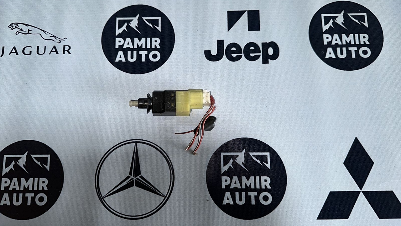 Датчик включения стопсигнала Mercedes E/W211 2002-2009