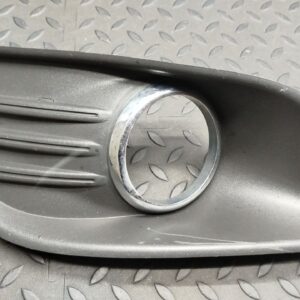 Решетка в бампер левая Ford Focus/2 2004-2011