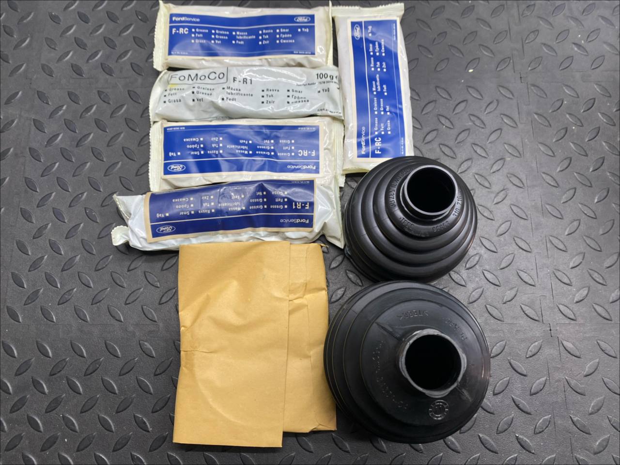 Пыльник шруса Ford Transit 2006-2013