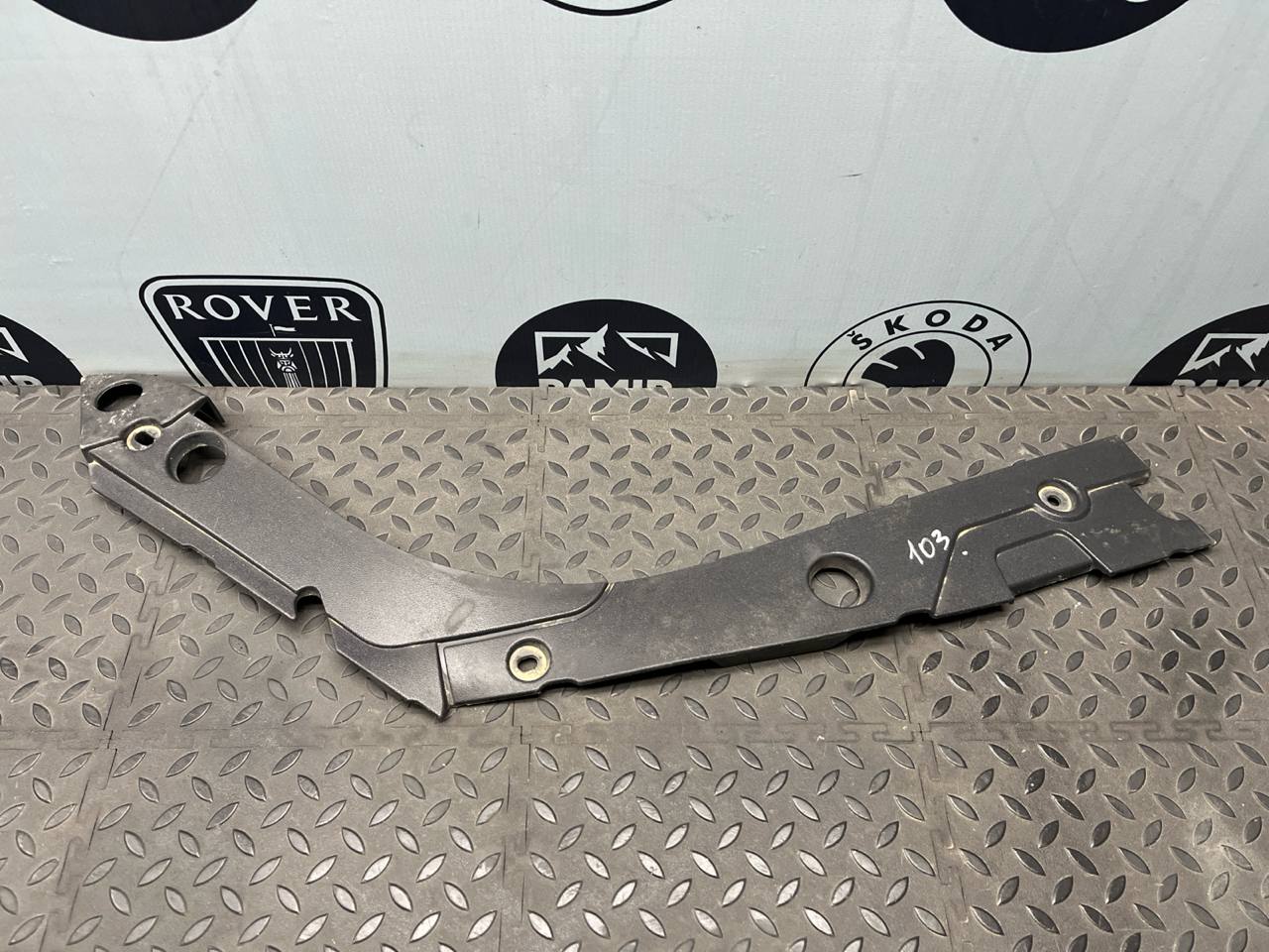 Накладка декоративная правая Renault Scenic/2 2003-2009