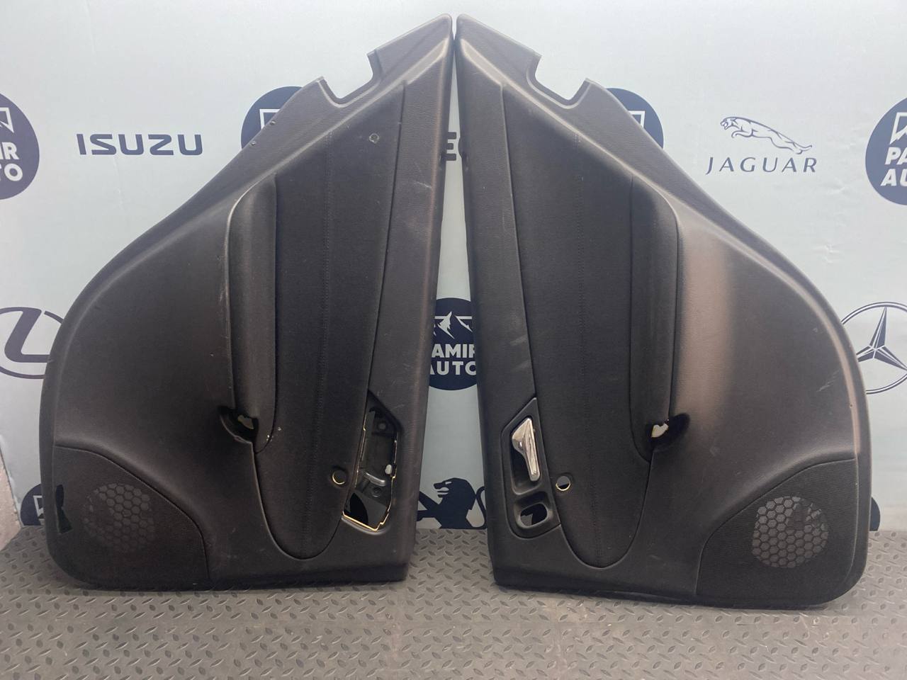 Обшивка двери задняя Mercedes C/W203 2000-2008