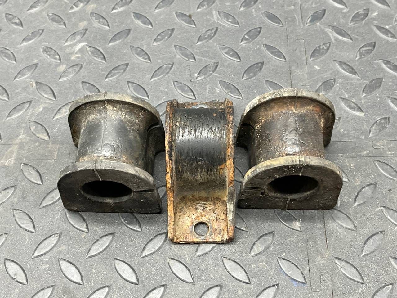 Втулка стабилизатора передняя Mercedes Vito/W638 1996-2003