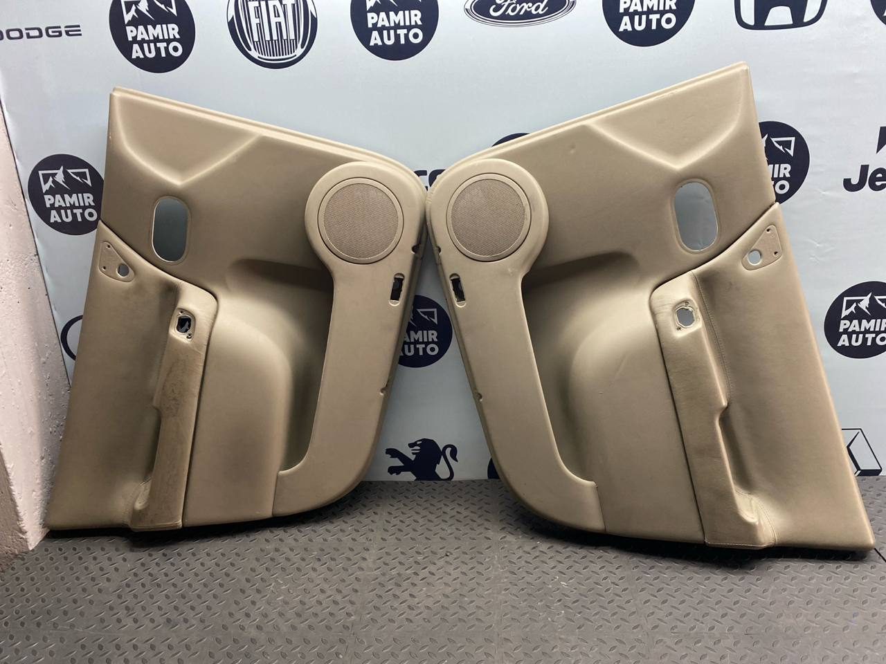 Обшивка двери передняя Renault Scenic/2 2003-2009