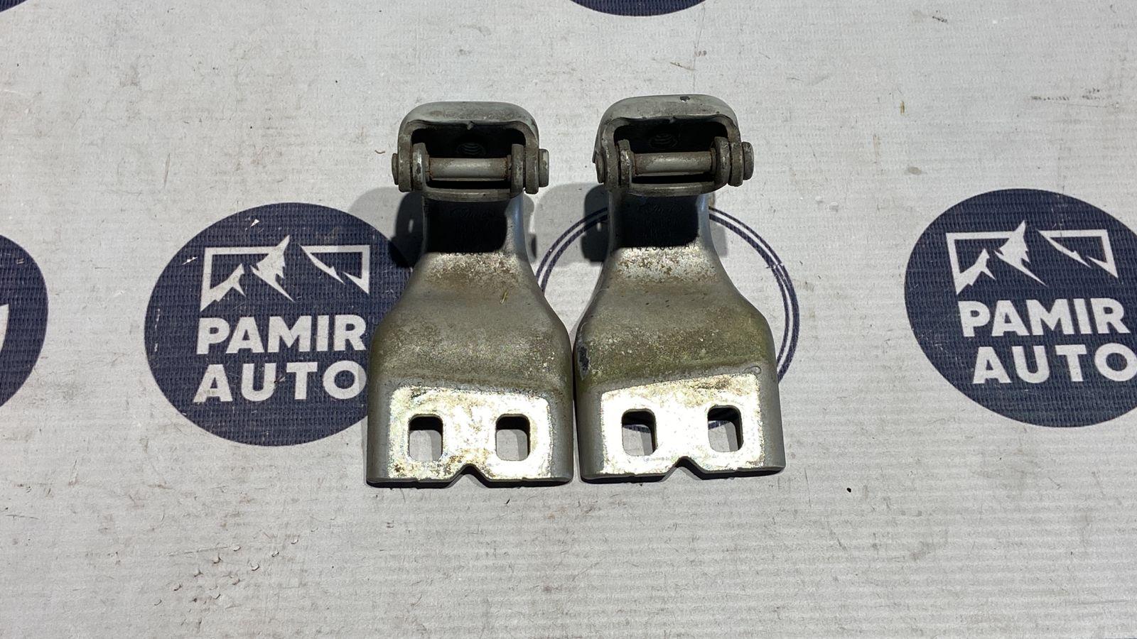 Петля двери багажника Ford Focus/2 2004-2011