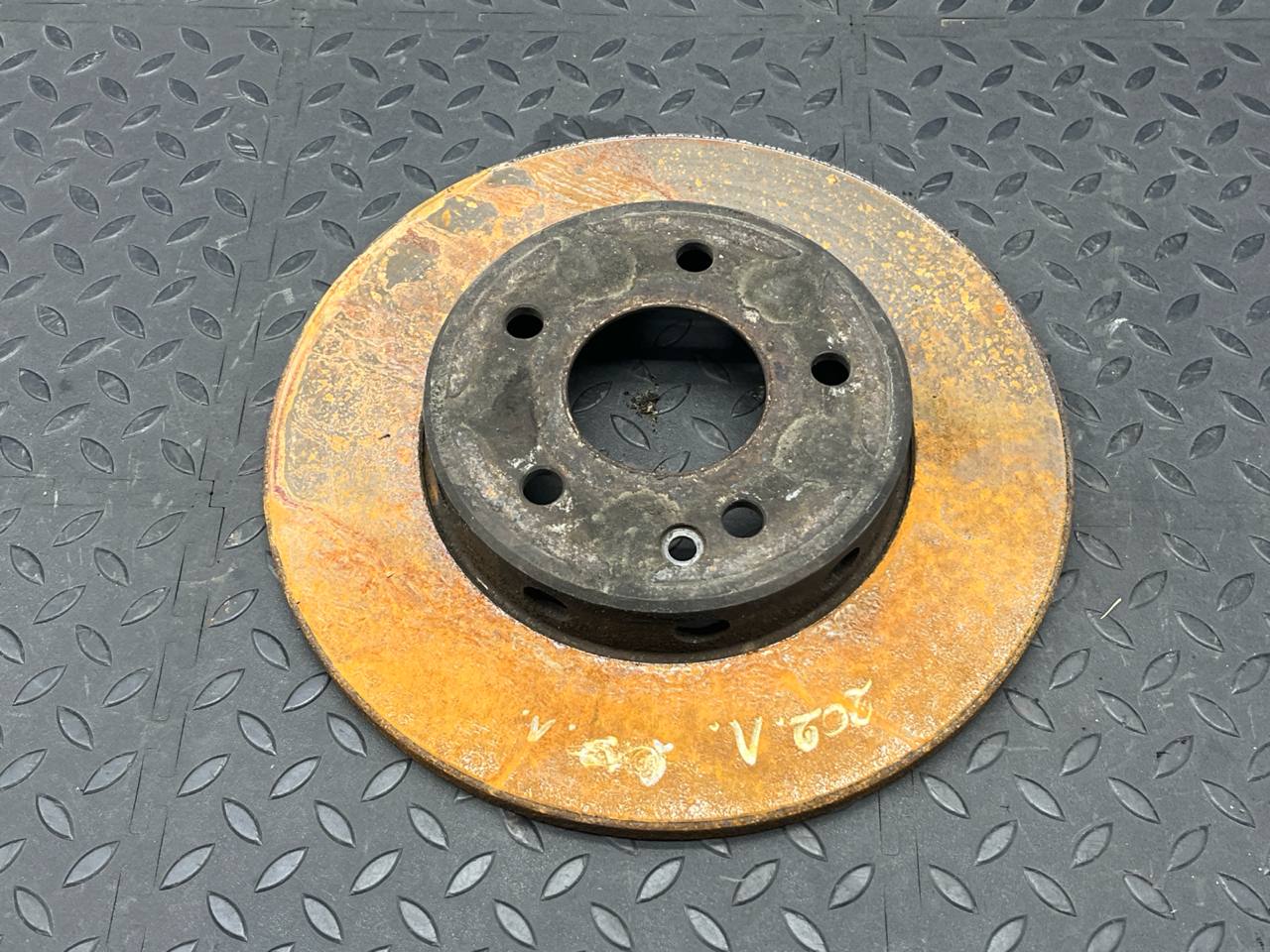 Диск тормозной передний Mercedes C/W202 1993-2001