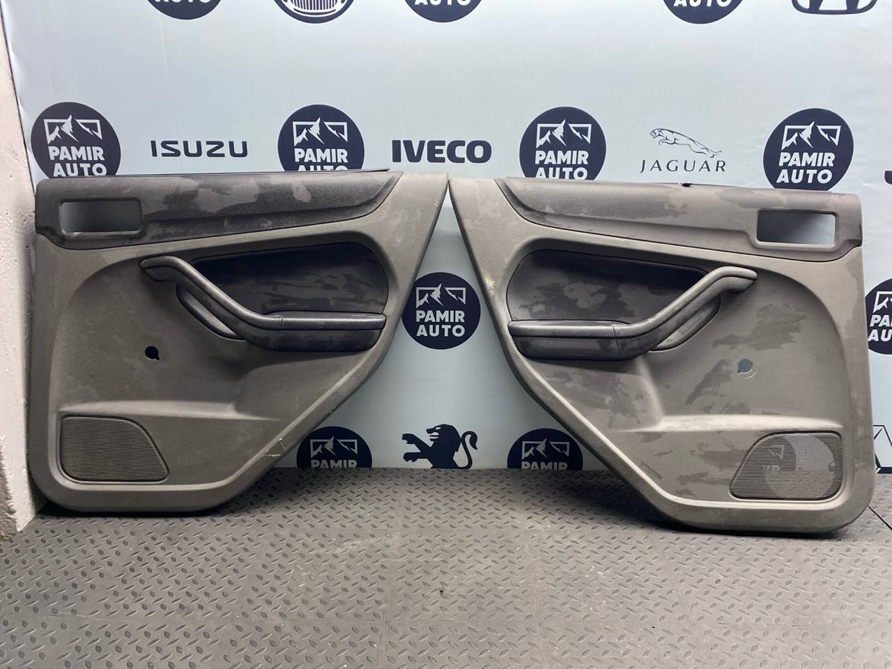 Обшивка двери задняя Ford Focus/2 2004-2011