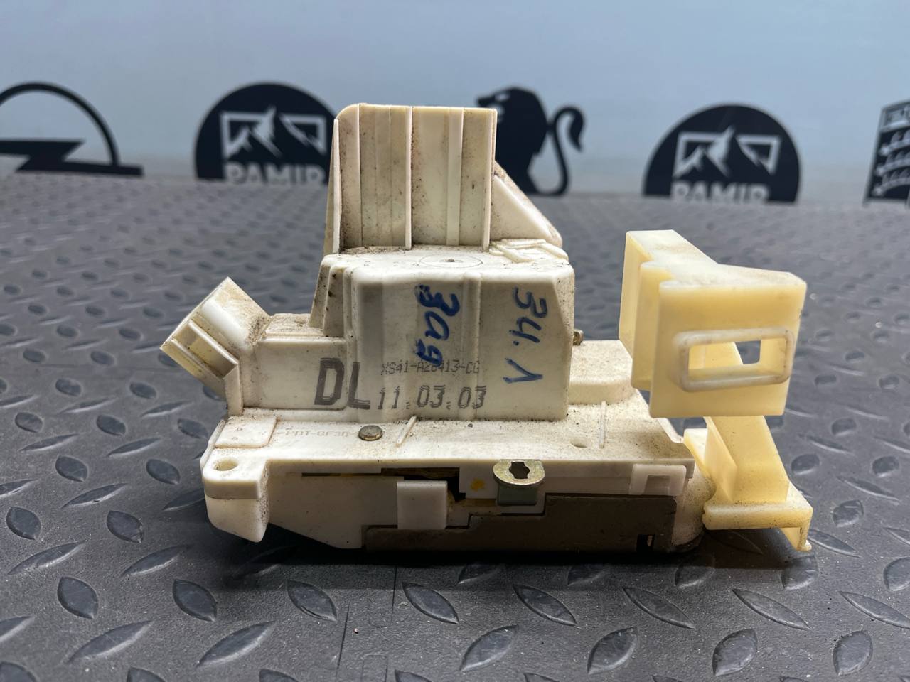 Замок двери задний левый Ford Mondeo/3 2000-2007