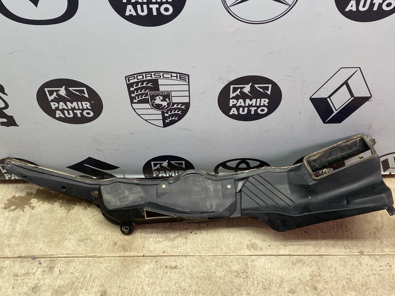 Решетка под лобовое стекло (Жабо) Mercedes C/W202 1993-2001