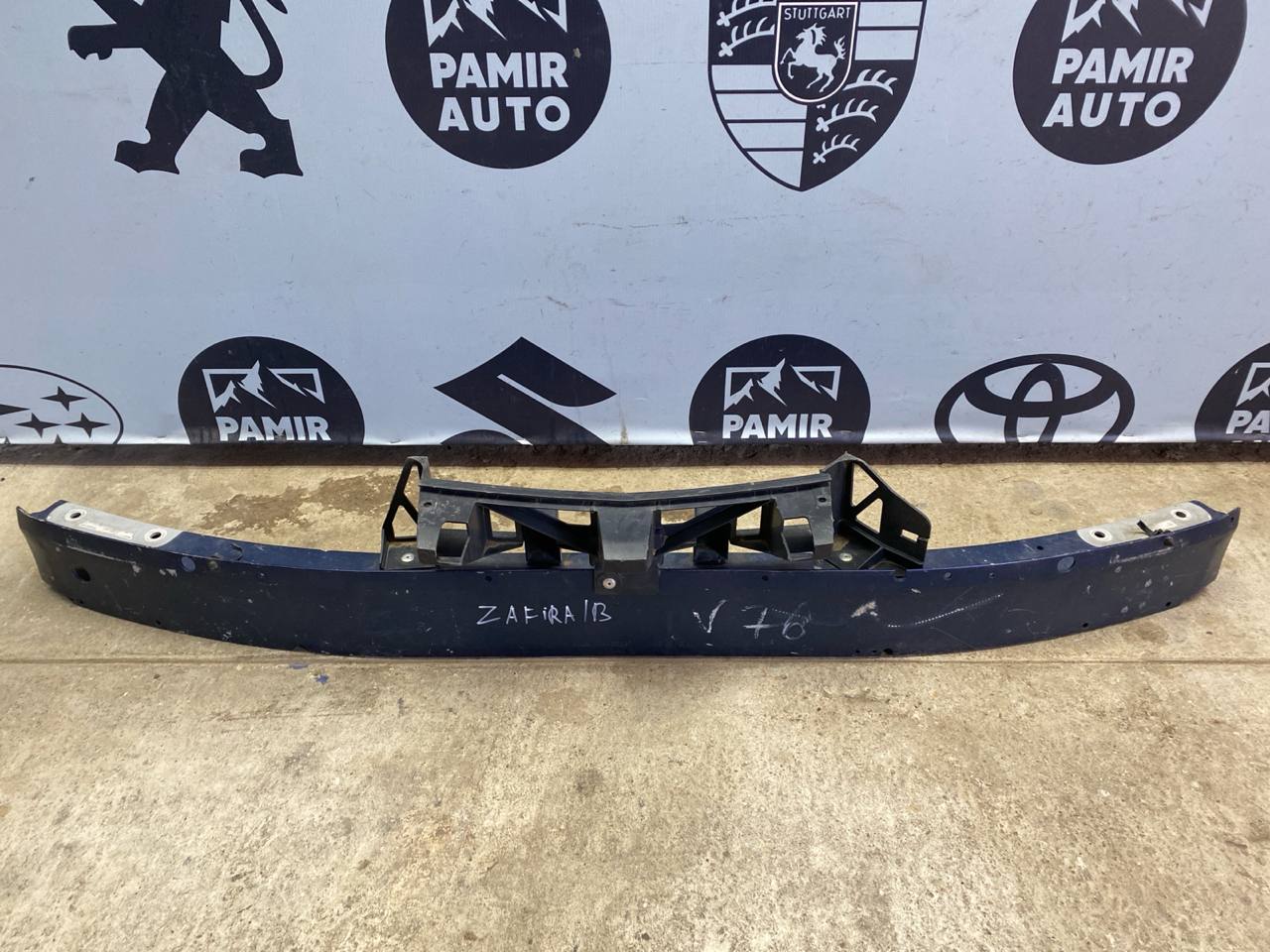 Усилитель бампера передний Opel Zafira/B 2005-2014