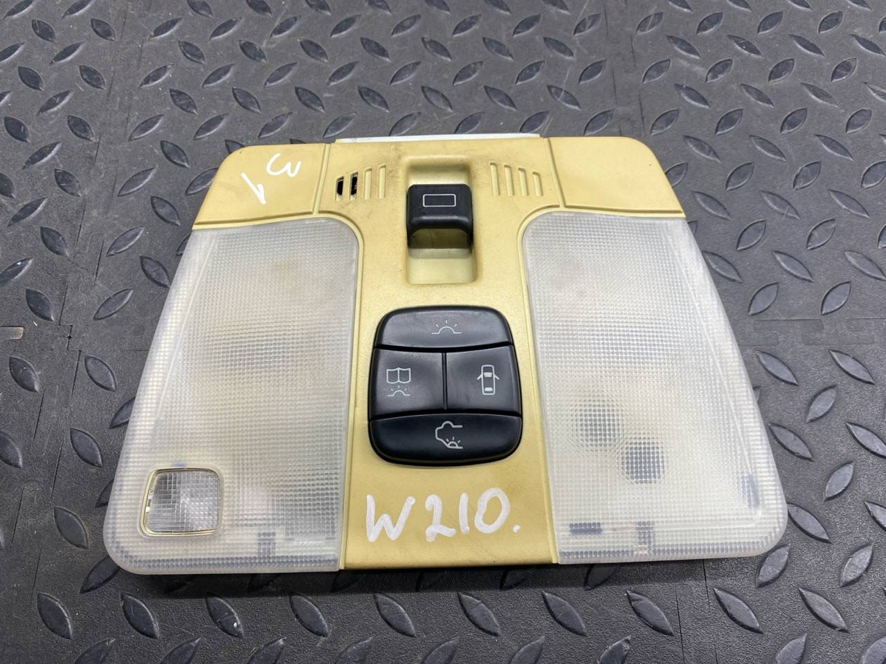 Плафон салонный Mercedes E/W210 1995-2003