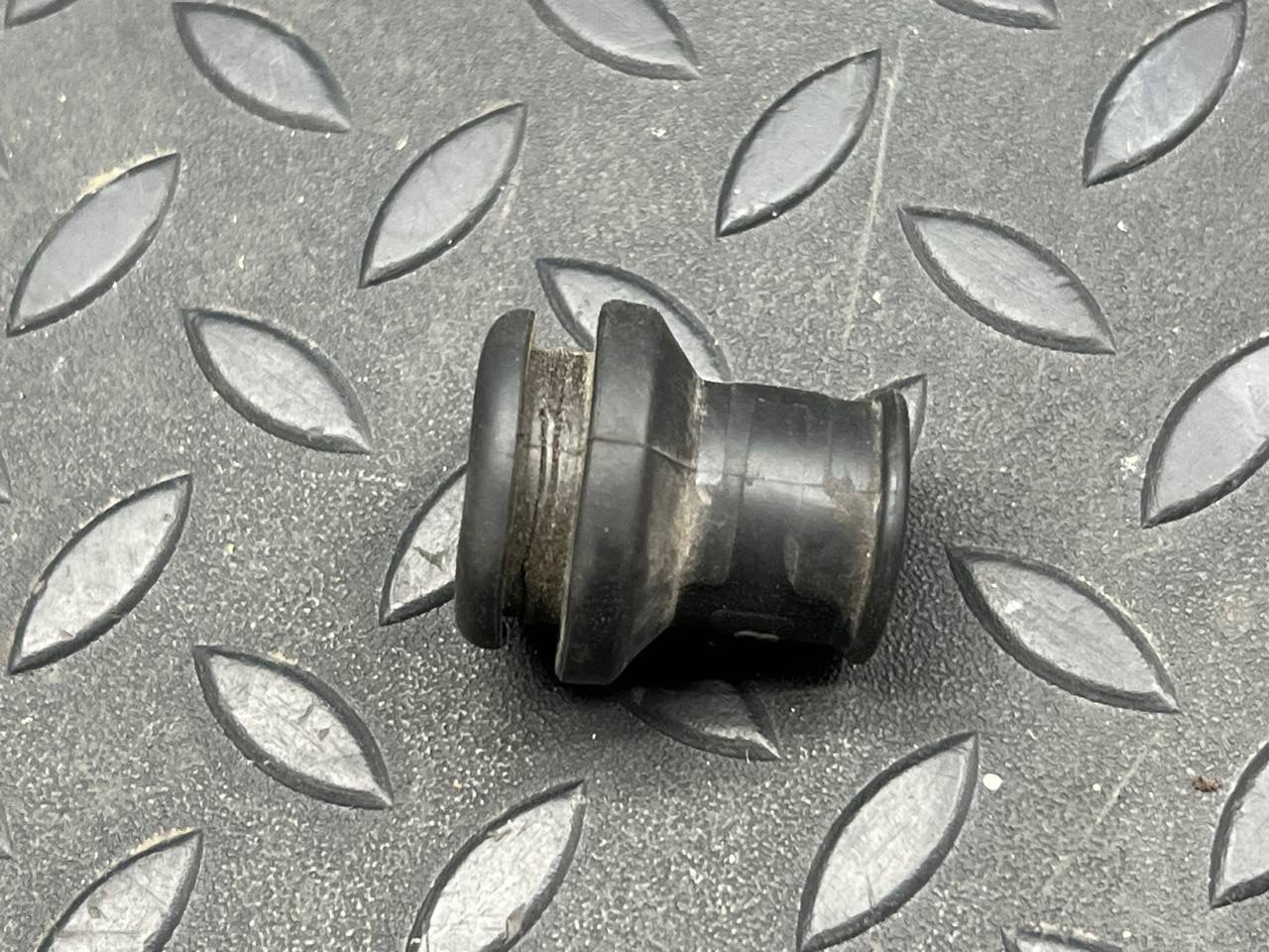 Втулка сапуна Honda Civic/8 2005-2012